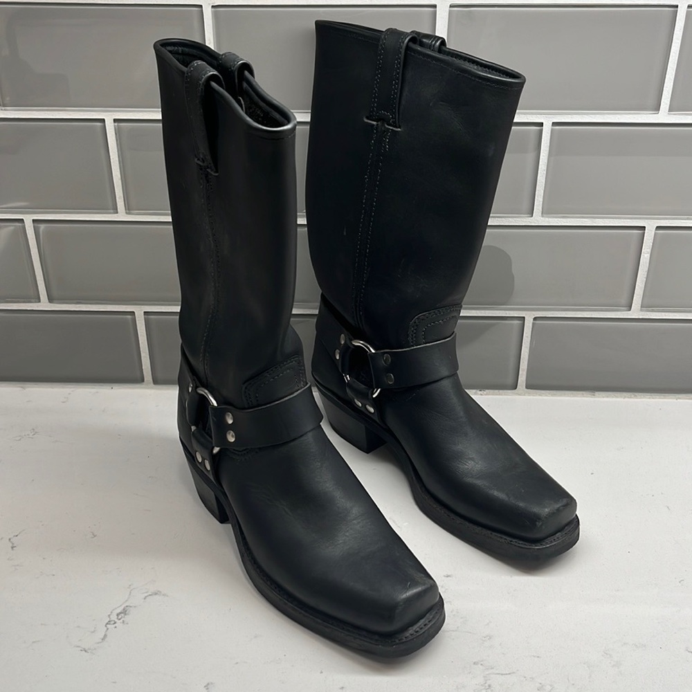Frye Tall Leather Harness Biker Boots Size: 7 1/2 M 631196 700 77300-1